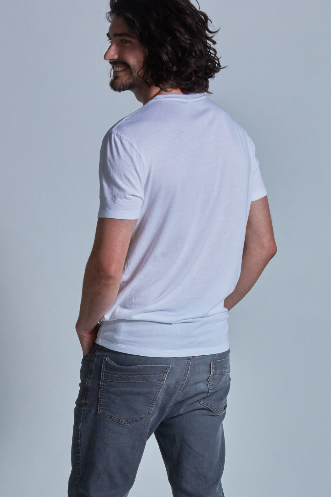 ONNO bamboo t-shirt in White Unpatched, Nic is 5'11" and wearing size M.