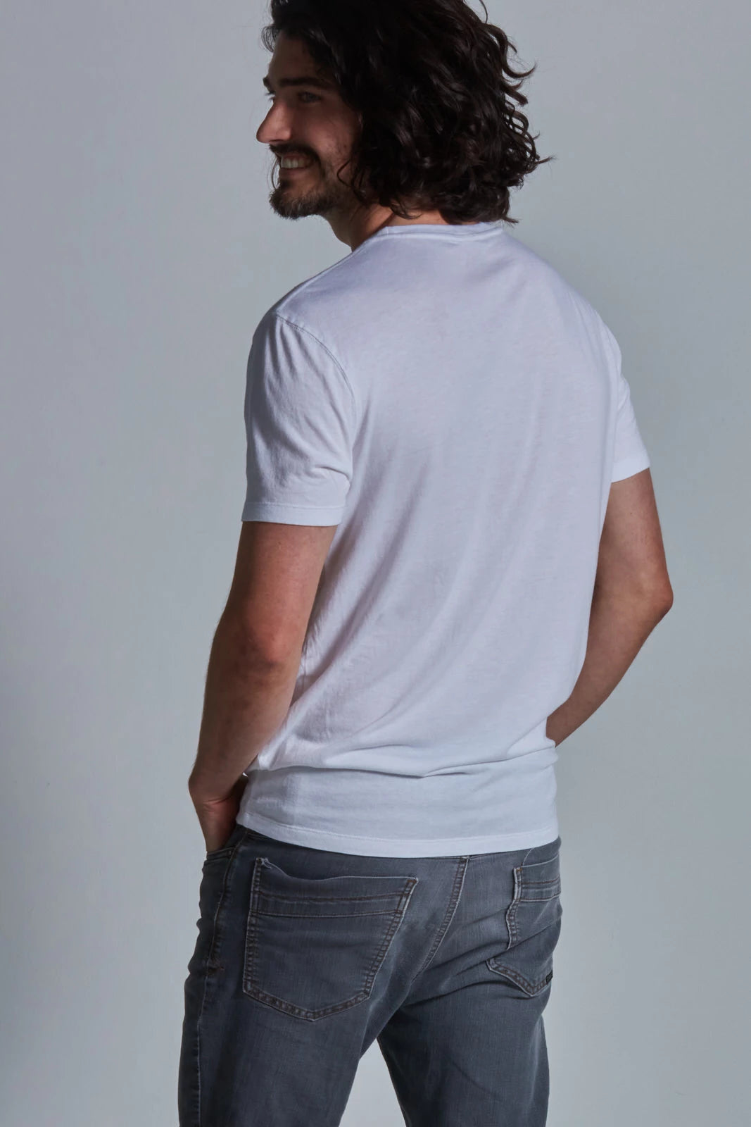 ONNO bamboo t-shirt in White, Nic is 5'11" and wearing size M.