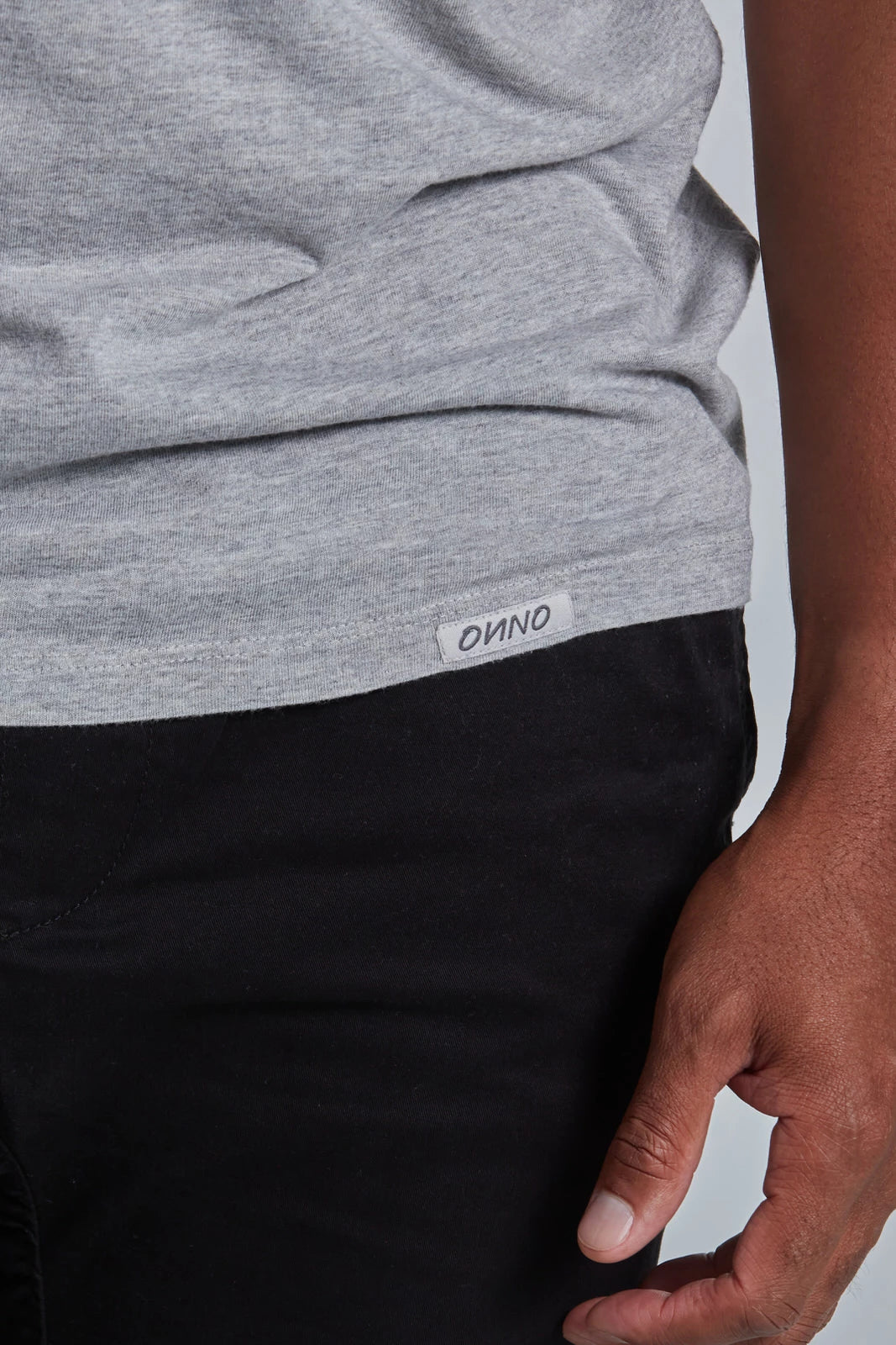 ONNO bamboo t-shirt in Heathered Granite, Golden is 6'0" and wearing size L.