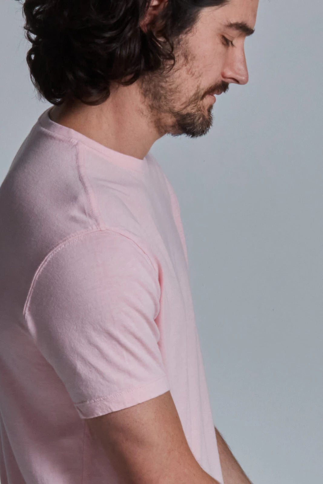 ONNO bamboo t-shirt in Pink, Nic is 5'11" and wearing size M.