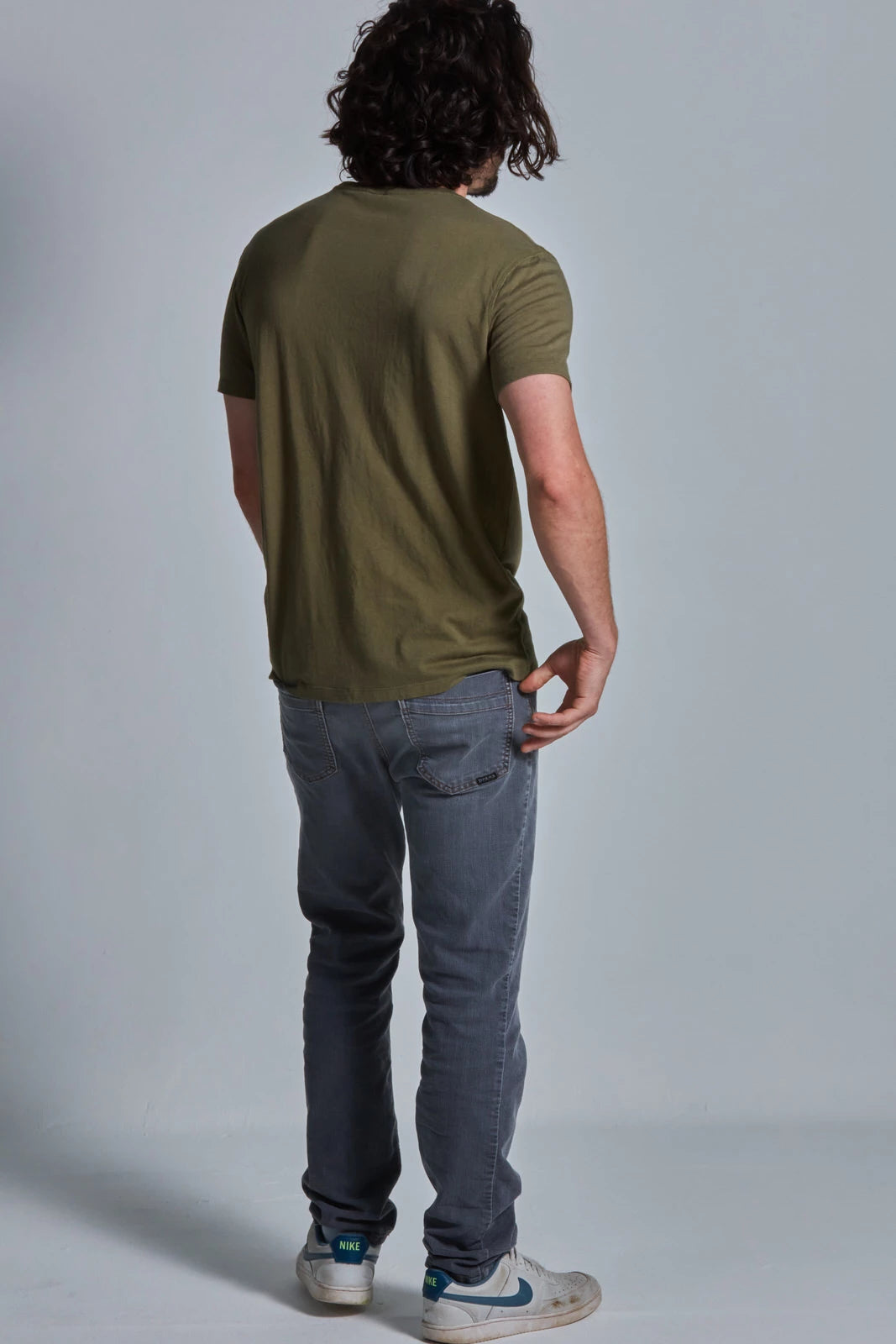 ONNO bamboo t-shirt in Cypress, Nic is 5'11" and wearing size M.