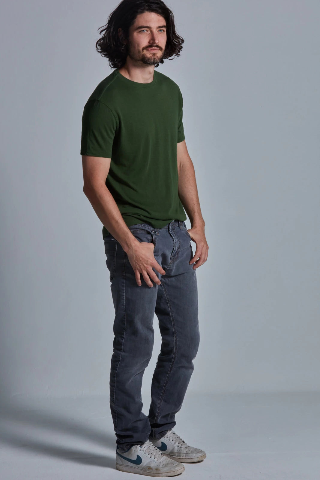 ONNO bamboo t-shirt in Moss Green, Nic is 5'11" and wearing size M.
