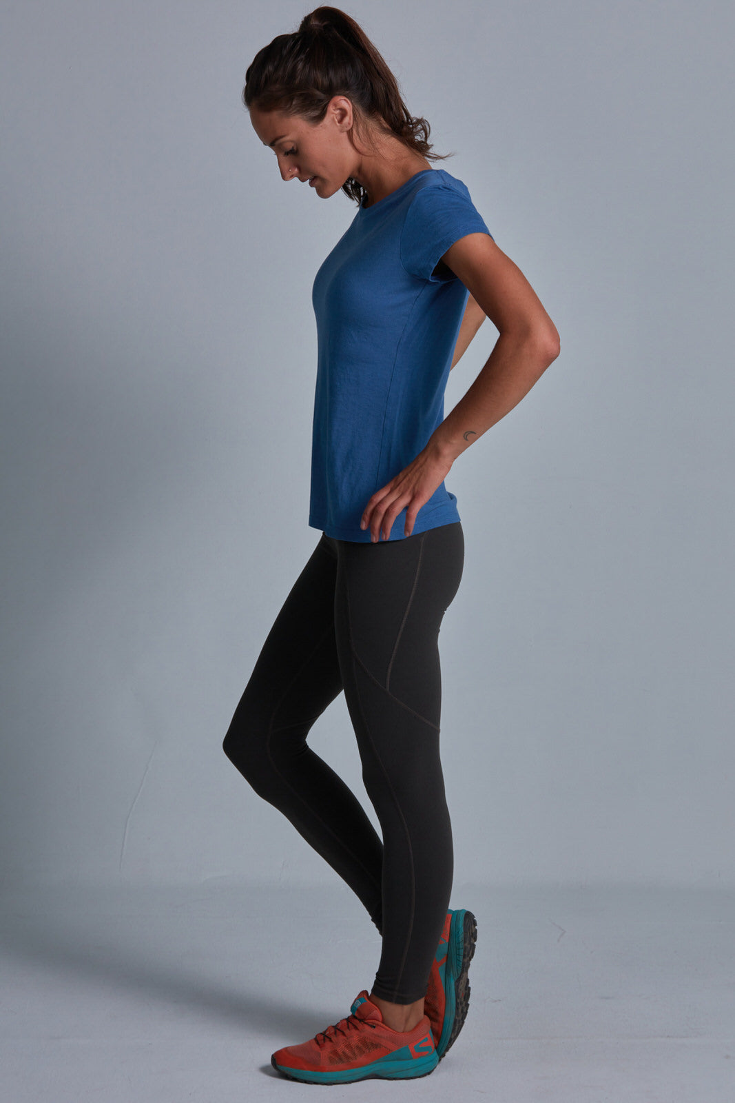ONNO bamboo t-shirt in Sea Blue Unpatched, Christina is 5'9" and wearing size S.