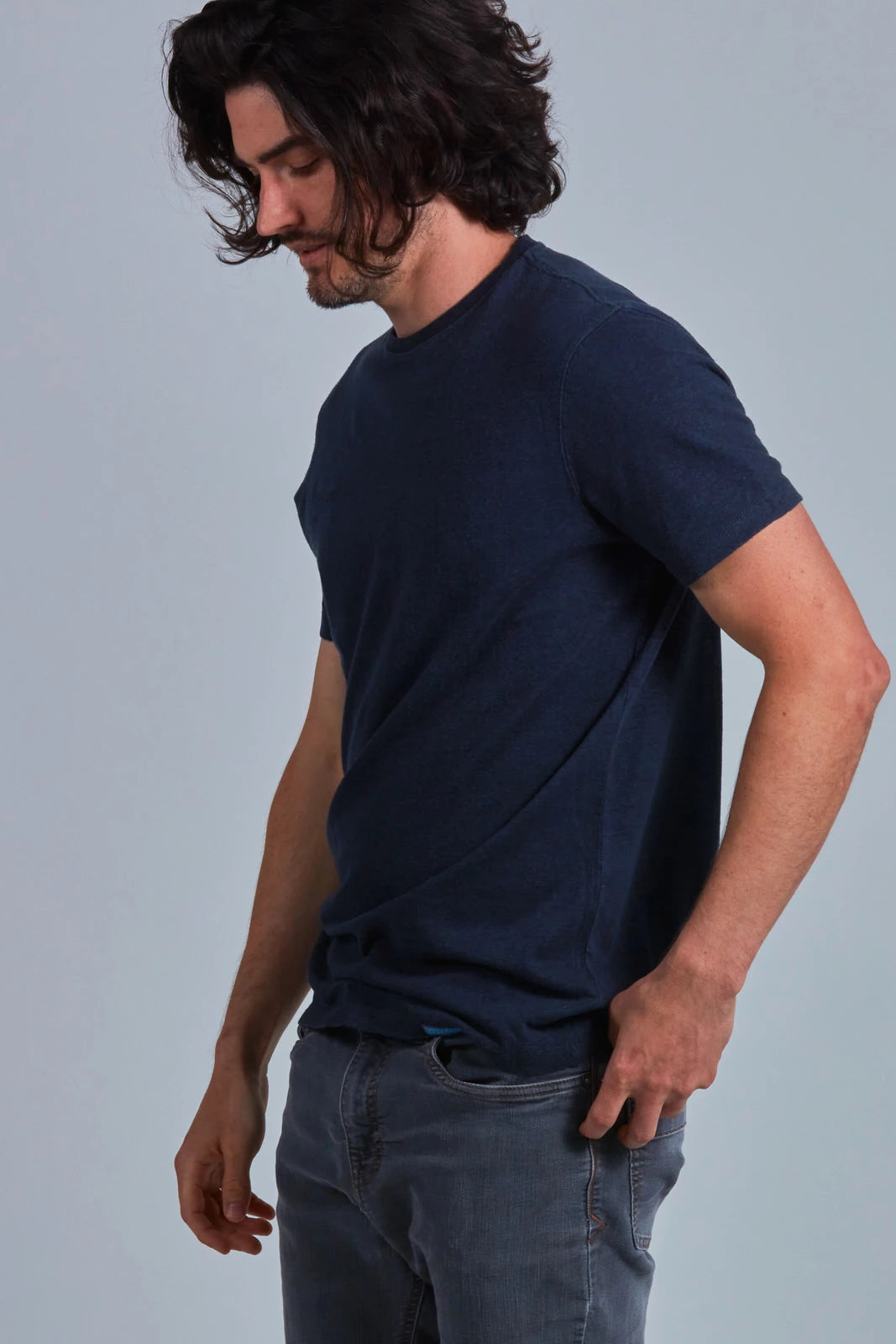 ONNO hemp t-shirt, in Lapis. Nic is 5'11" and wearing size M.