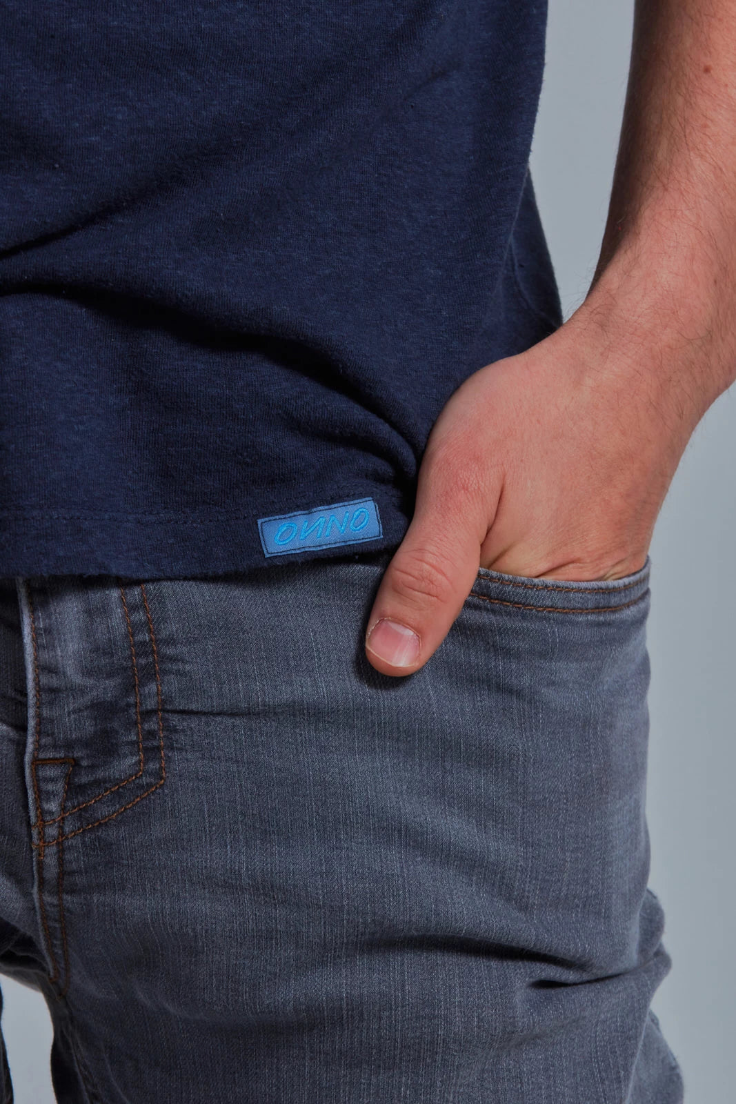 ONNO hemp t-shirt, in Lapis. Nic is 5'11" and wearing size M.