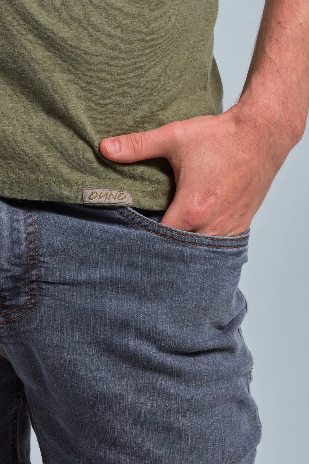 ONNO hemp t-shirt in Cypress, Nic is 5'11" and wearing size M.