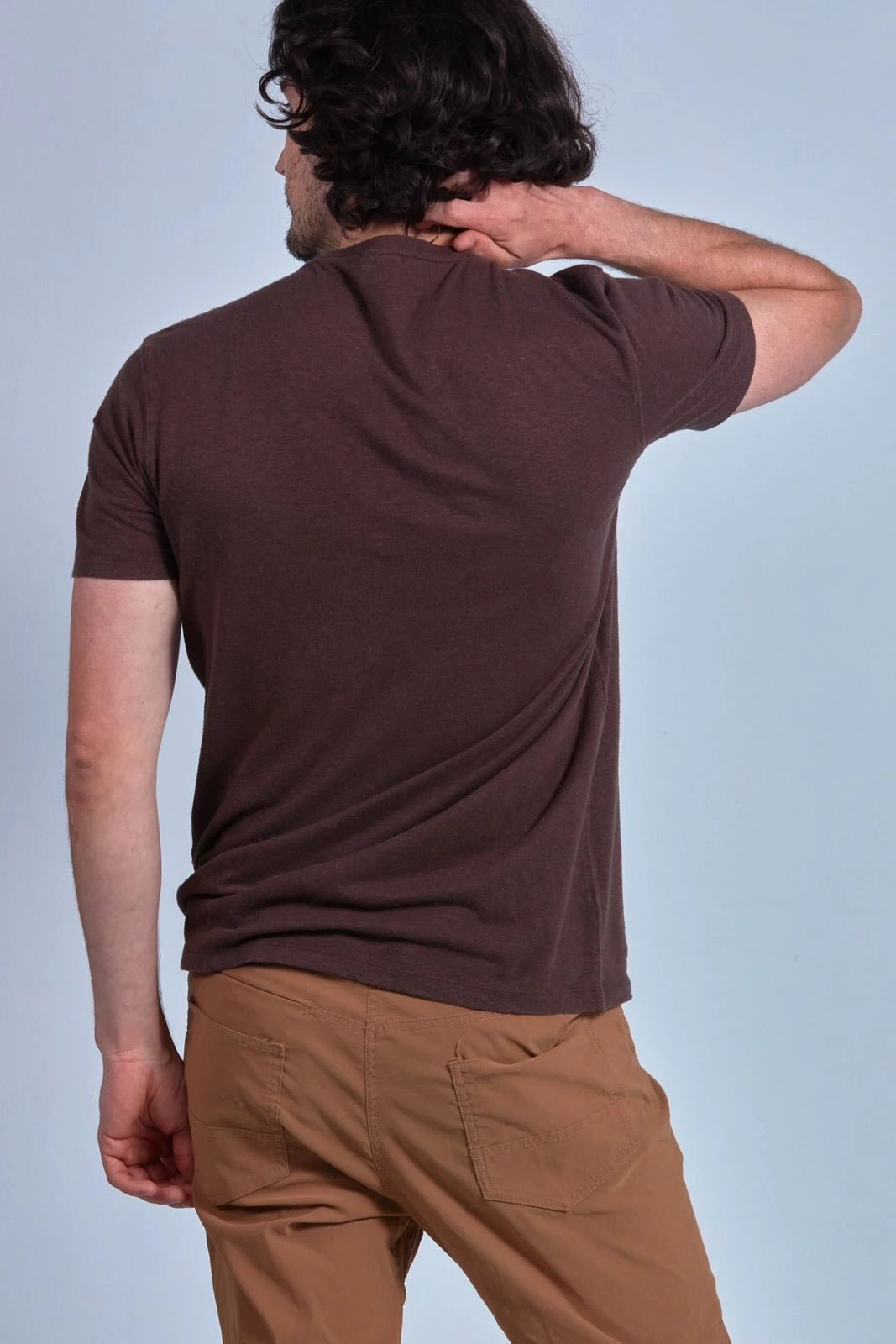 ONNO hemp t-shirt in Espresso, Nic is 5'11" and wearing size M.