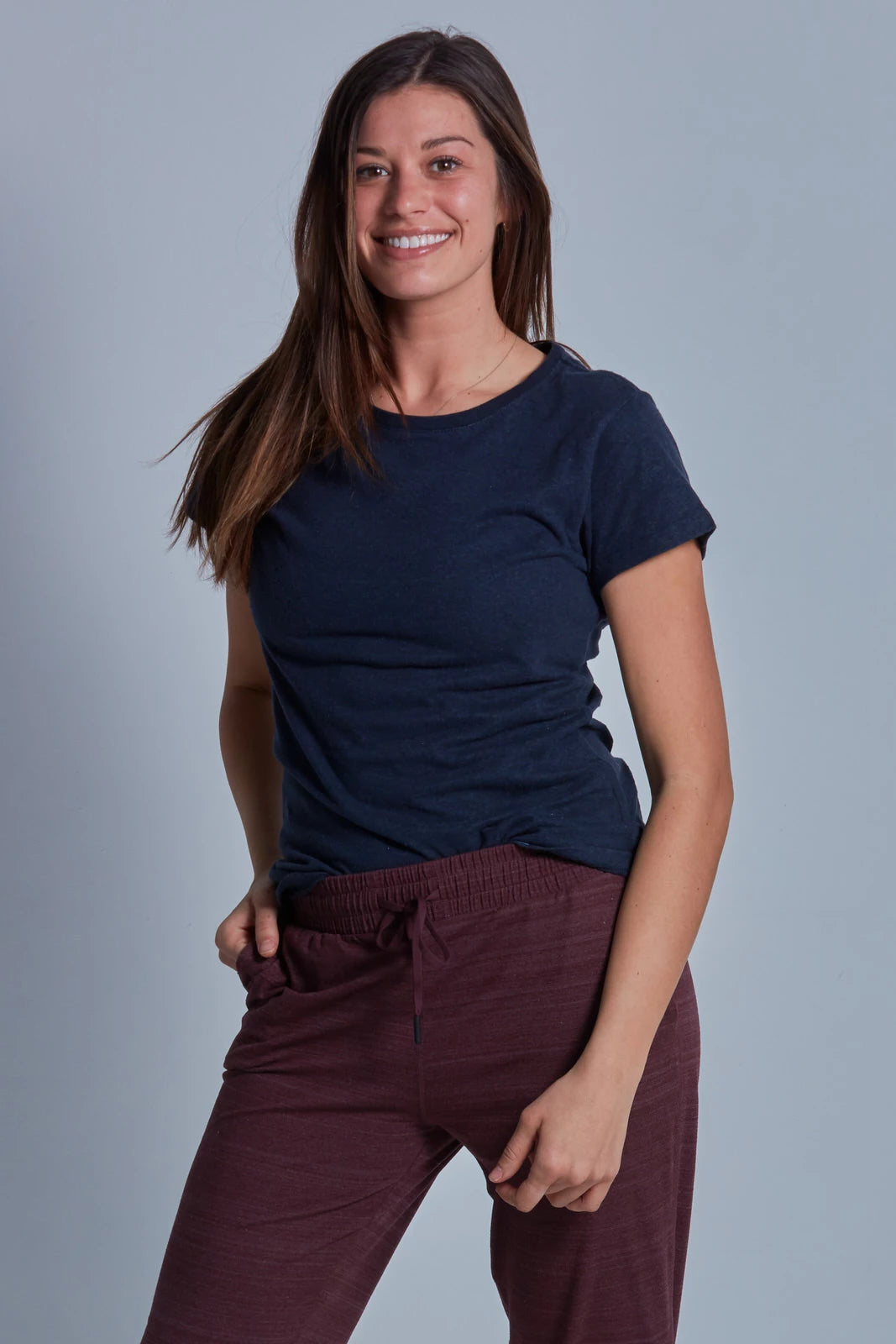 ONNO hemp t-shirt in Lapis, Caroline is 5'8" and wearing size S.