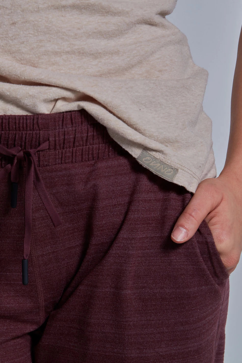 ONNO hemp t-shirt in Sand, Caroline is 5'8" and wearing size S.