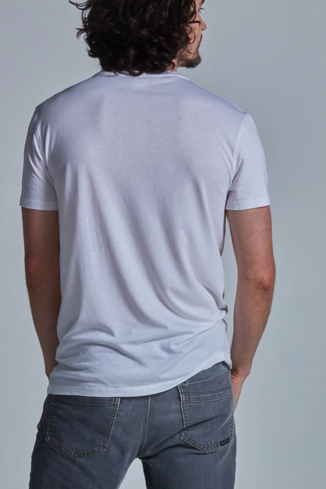 ONNO lyocell bamboo t-shirt in White, Nic is 5'11" and wearing size M.