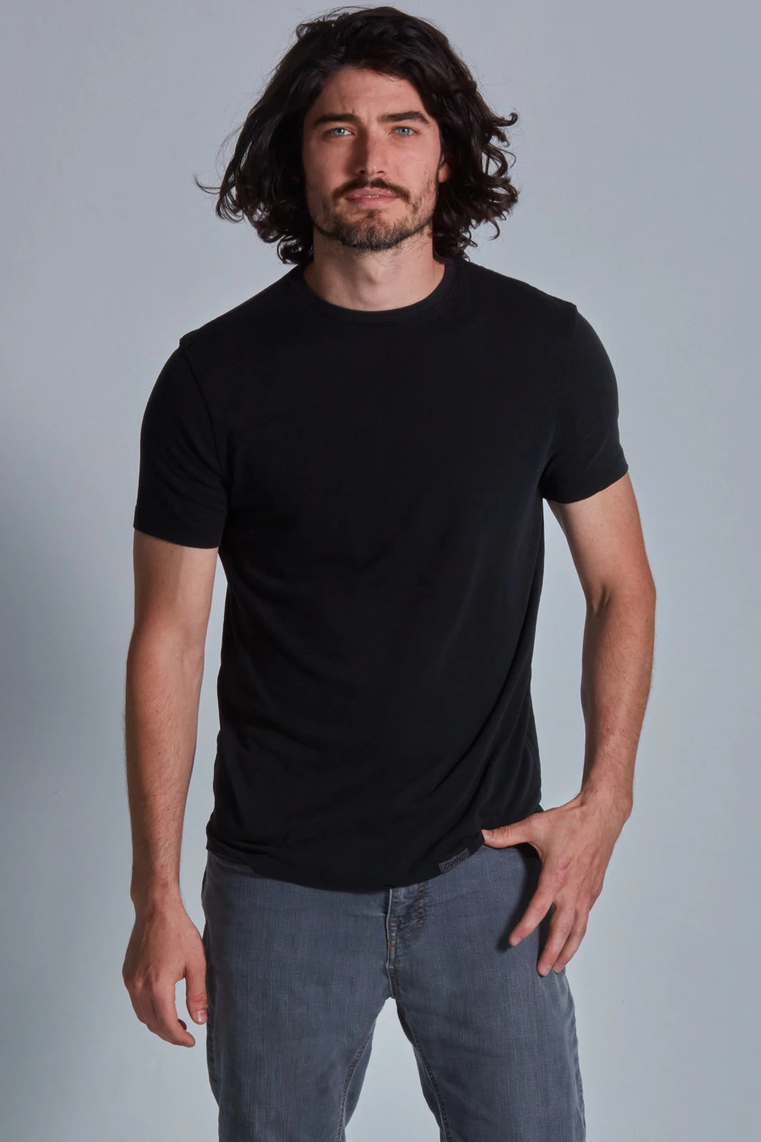 ONNO lyocell bamboo t-shirt in Black, Nic is 5'11" and wearing size M.