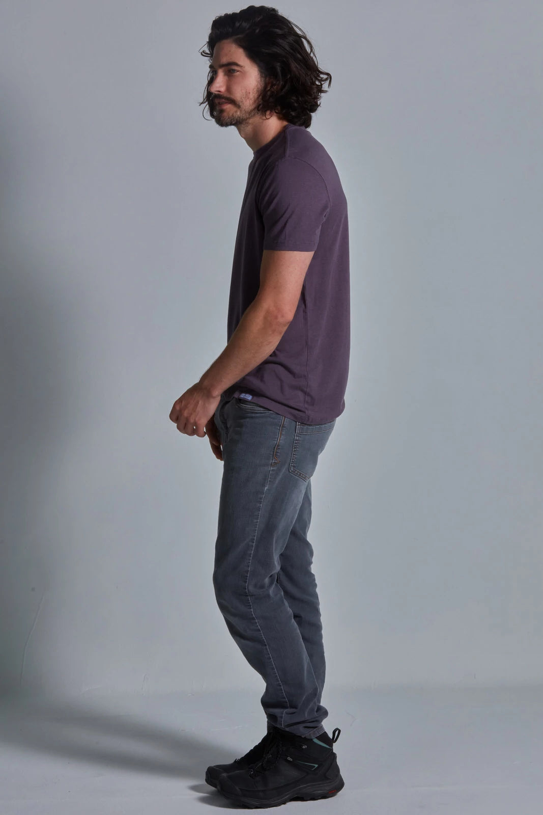 ONNO lyocell bamboo t-shirt in Dirty Purple, Nic is 5'11" and wearing size M.
