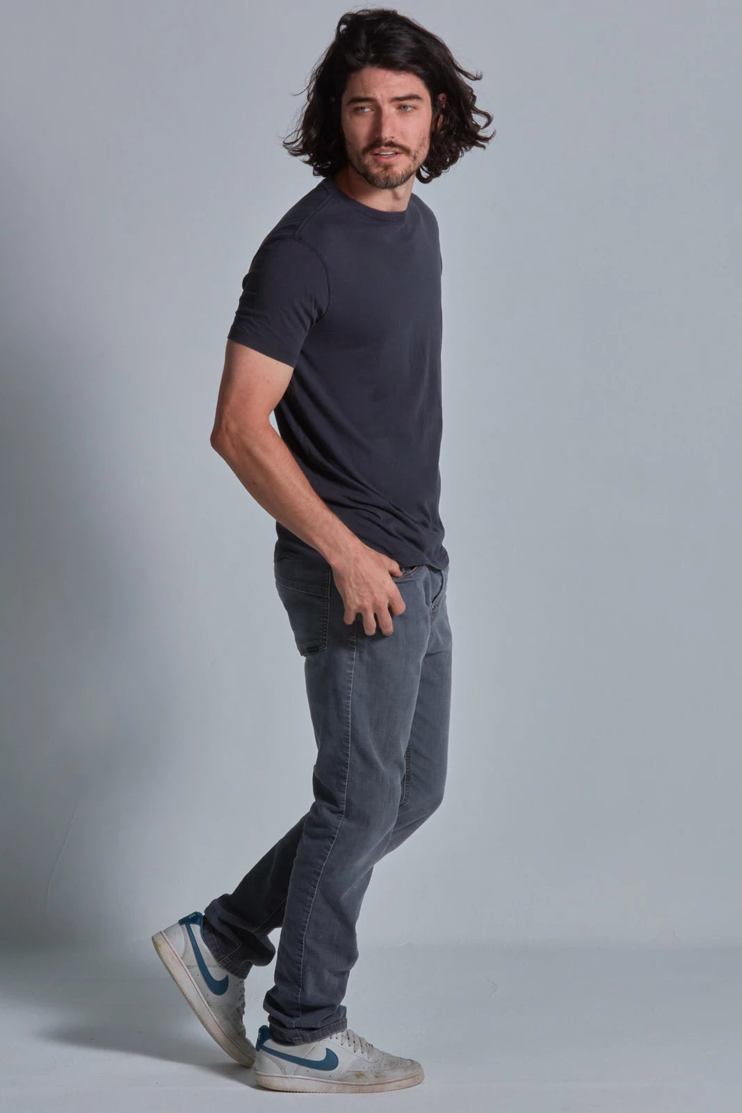 ONNO lyocell bamboo t-shirt in Charcoal Blue, Nic is 5'11" and wearing size M.