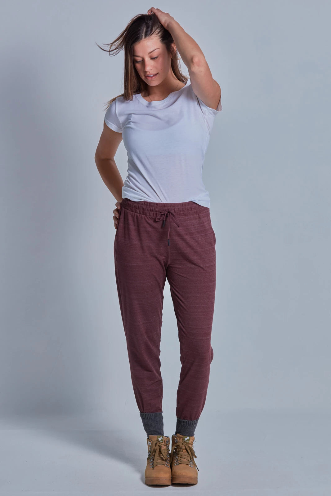 ONNO beechwood t-shirt in White, Caroline is 5'8" and wearing size S.