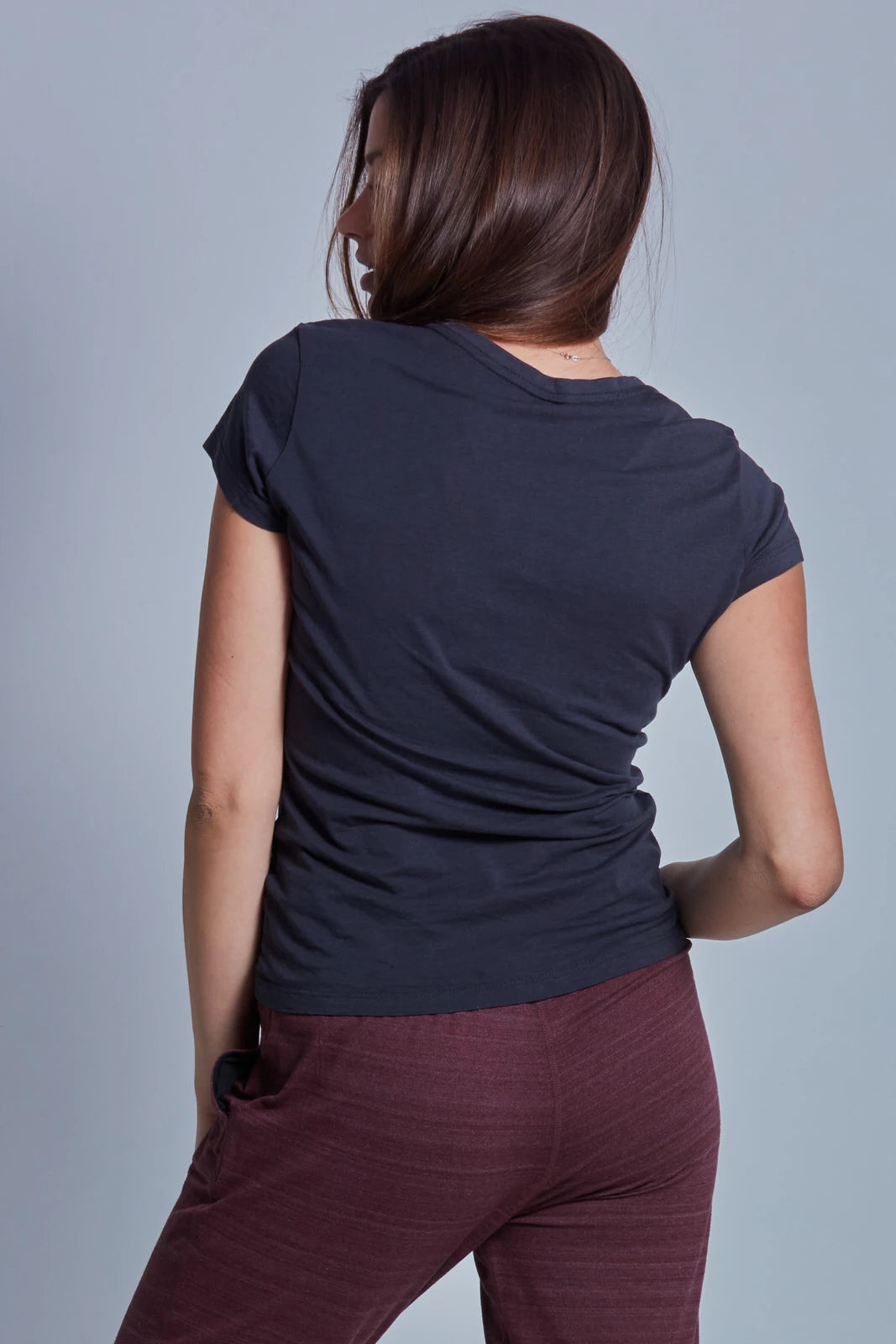 ONNO beechwood t-shirt in Charcoal Blue, Caroline is 5'8" and wearing size S.