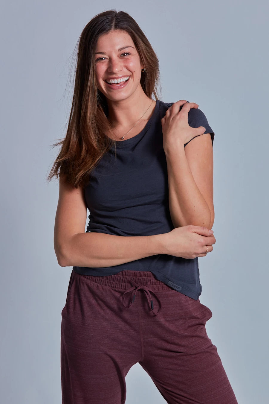 ONNO beechwood t-shirt in Charcoal Blue, Caroline is 5'8" and wearing size S.