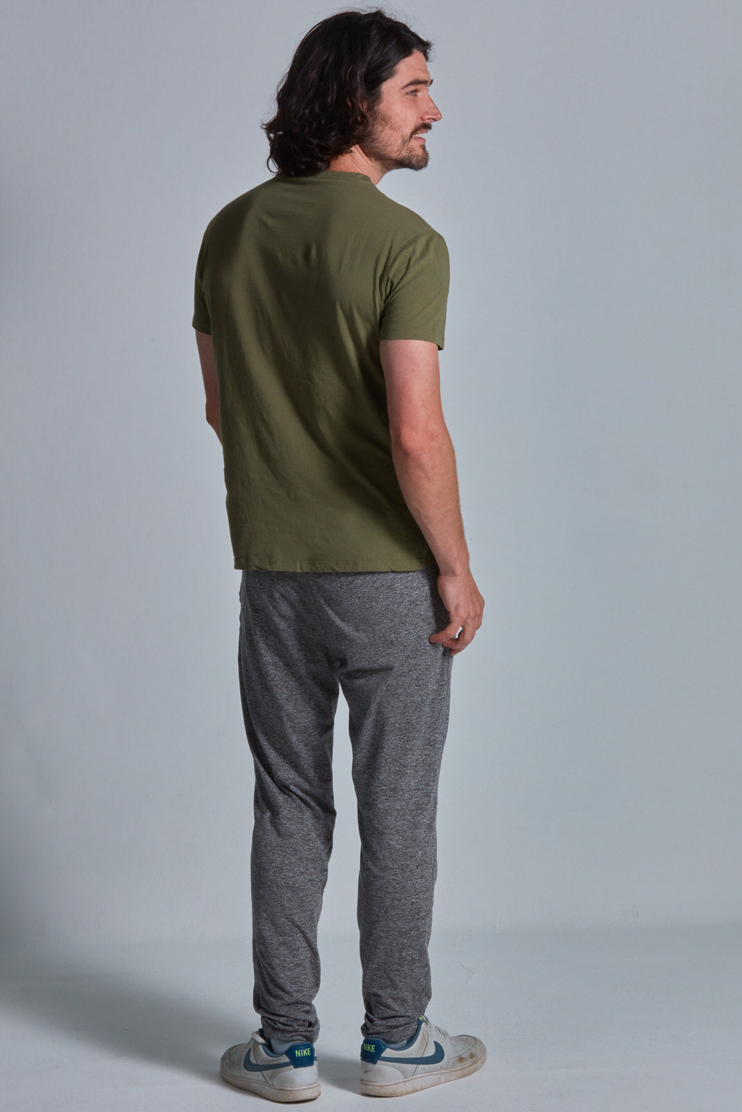 ONNO organic cotton t-shirt in Cypress Unpatched, Nic is 5'11" and wearing size M.