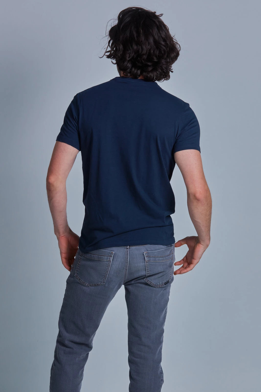 ONNO pima cotton t-shirt in Lapis, Nic is 5'11" and wearing size M.
