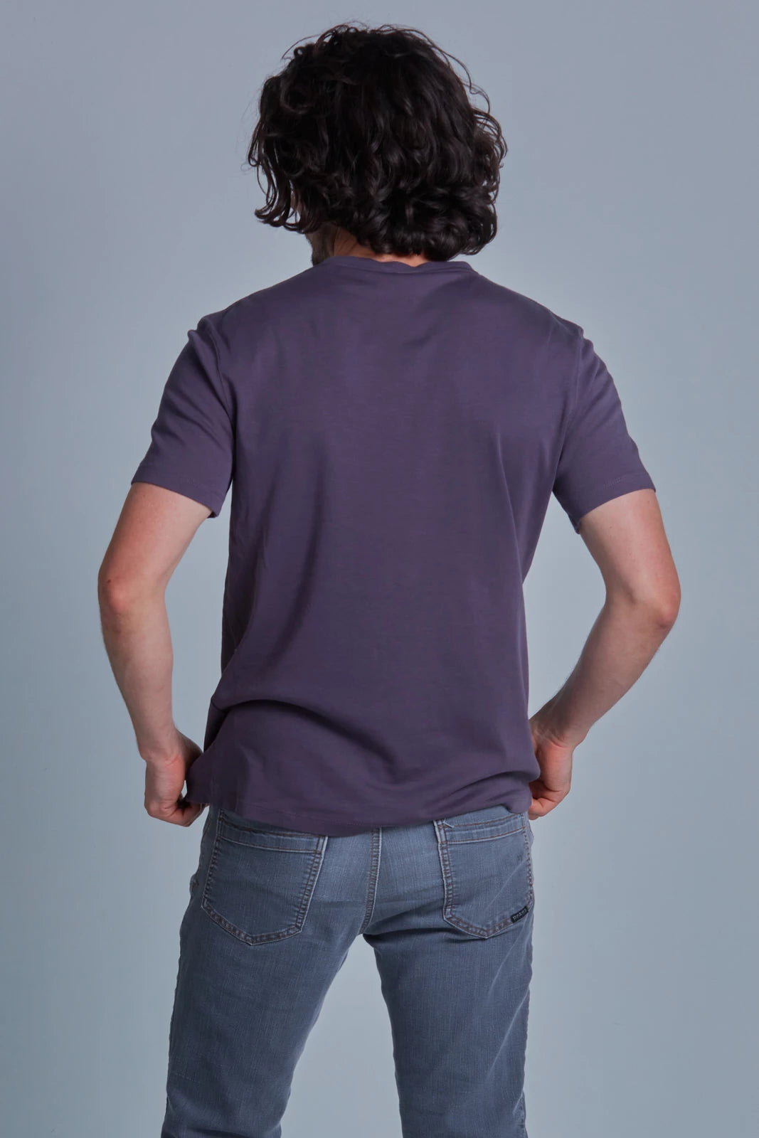 ONNO pima cotton t-shirt in Dirty Purple, Nic is 5'11" and wearing size M.