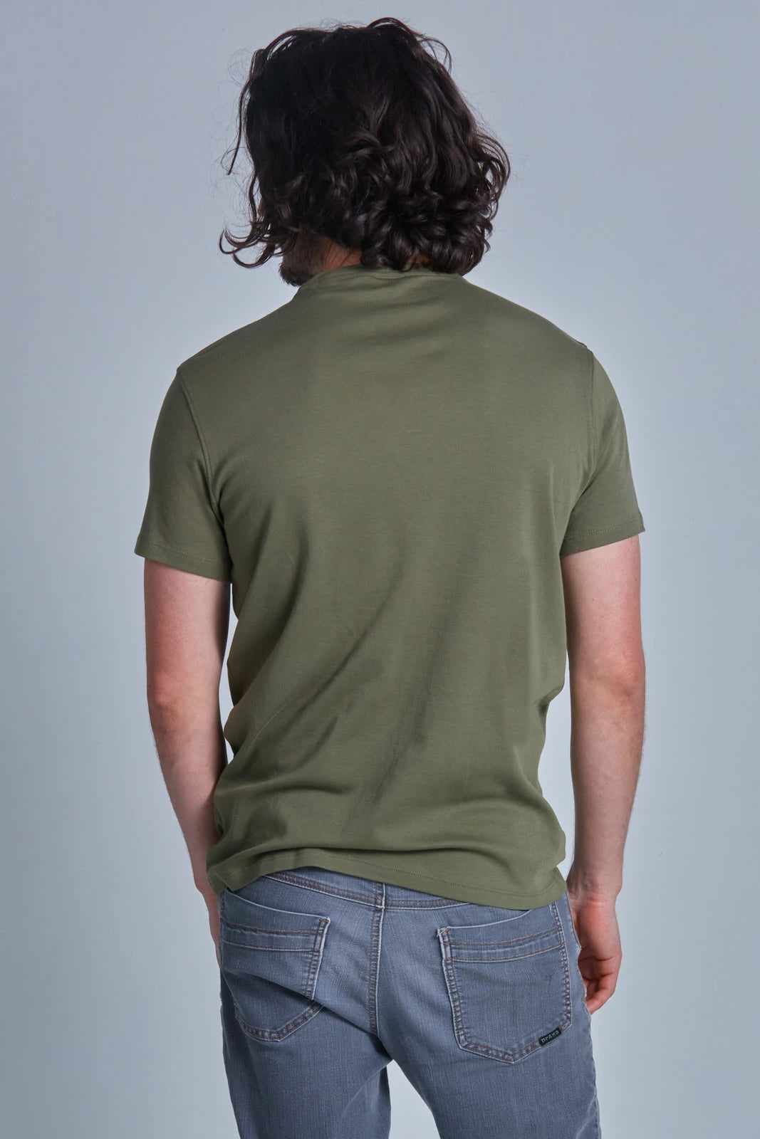 ONNO pima cotton t-shirt in Cypress, Nic is 5'11" and wearing size M.