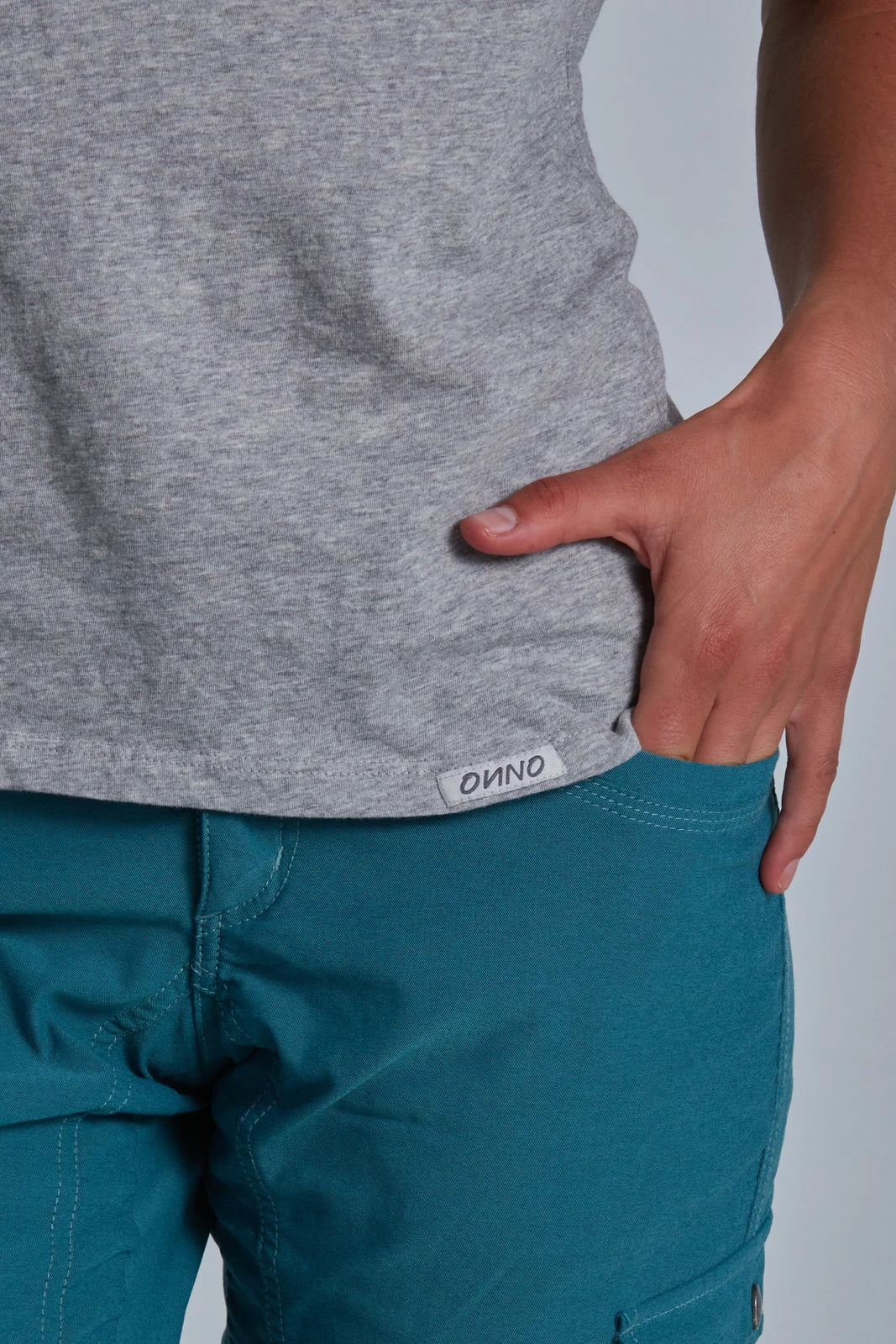 ONNO pima cotton t-shirt in Heathered Granite, Christina is 5'9" and wearing size S.