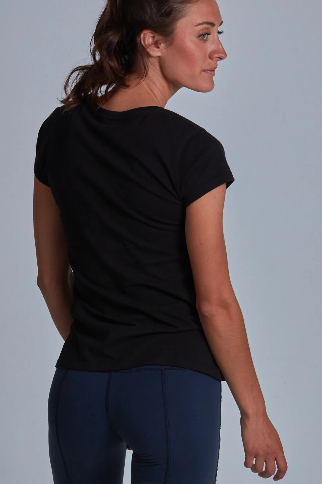 ONNO pima cotton t-shirt in Black, Christina is 5'9" and wearing size S.