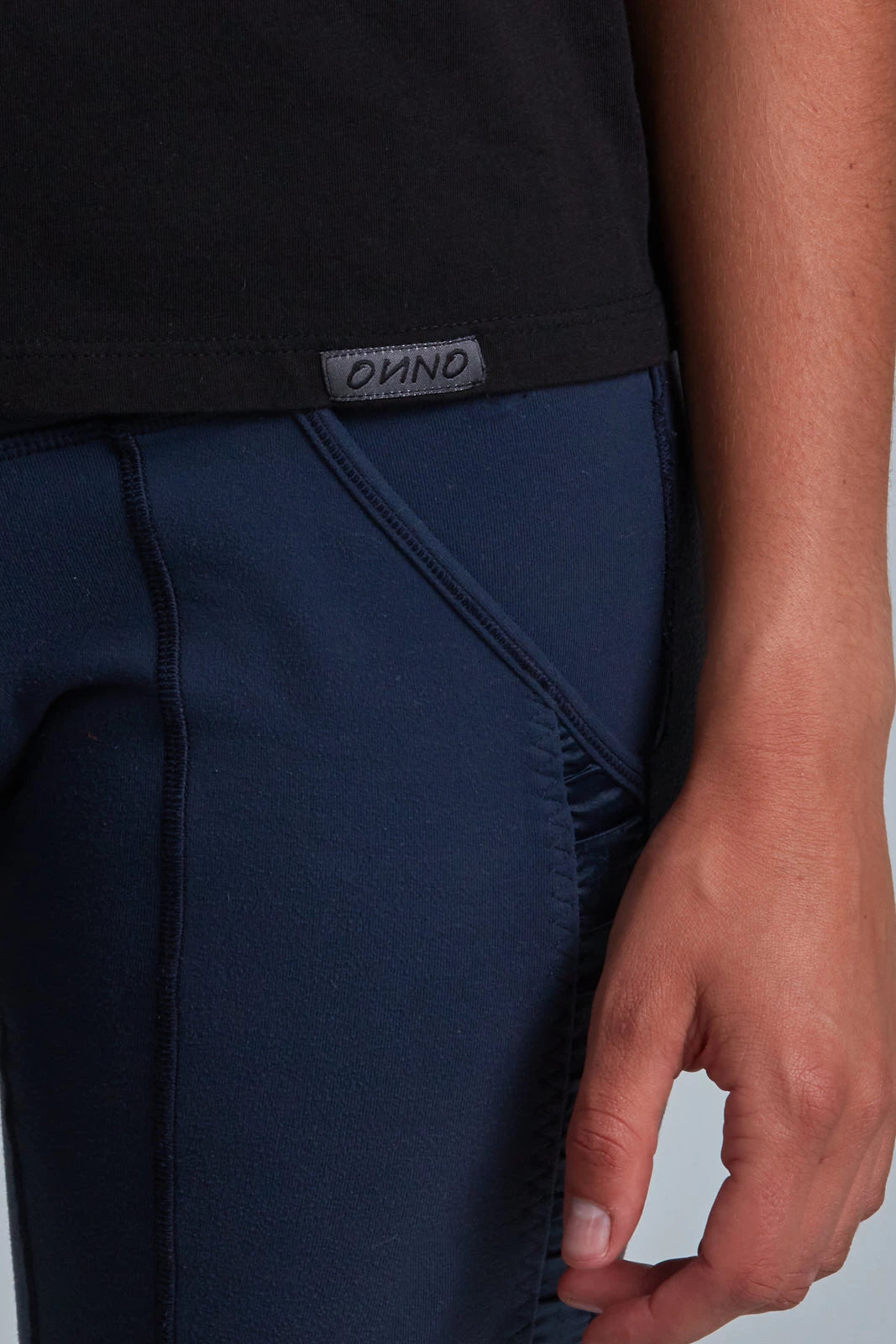 ONNO pima cotton t-shirt in Black, Christina is 5'9" and wearing size S.