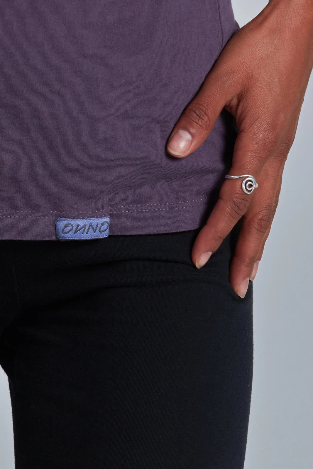 ONNO pima cotton t-shirt in Dirty Purple, Sage is 5'7" and wearing size XS.